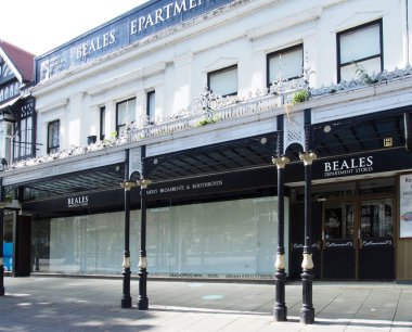 Southport, Merseyside, Birleşik Krallık - 9 Eylül 2020: Lord Caddesi 'ndeki Beales mağazasının ana girişi