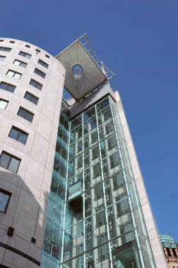 Leeds, West Yorkshire, Birleşik Krallık: 18 Eylül 2020: Leeds 'in merkezinde büyük bir ofis binası var.