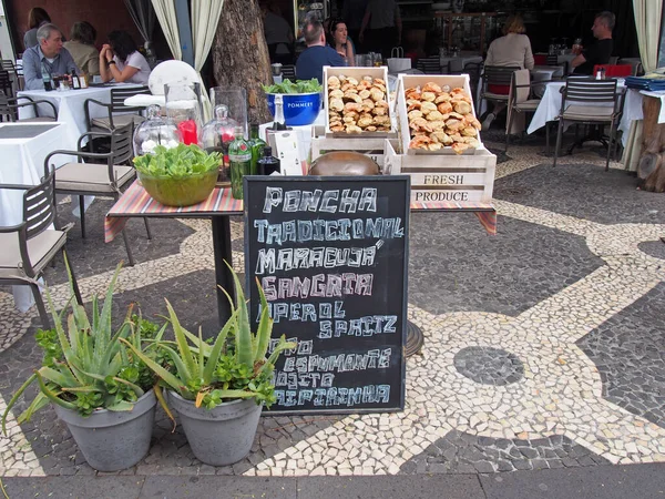 Funchal Madeira Portugal Mars 2019 Trottoar Utanför Fiskrestaurang Med Meny — Stockfoto