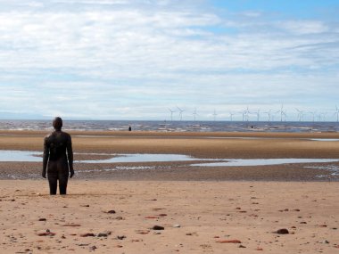 Southport, Merseyside, Birleşik Krallık - 9 Eylül 2020: Anthony Gormley 'in heykeli Southport, Southport, Southport' ta bulunan bir başka tesis.