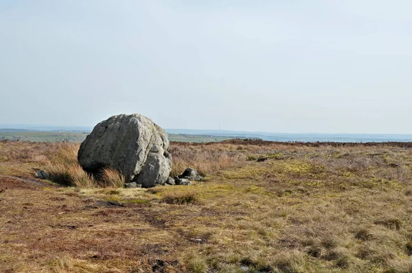 Duży Stary Głaz Lub Stojący Kamień Wrzosowisku Midgley West Yorkshire — Zdjęcie stockowe
