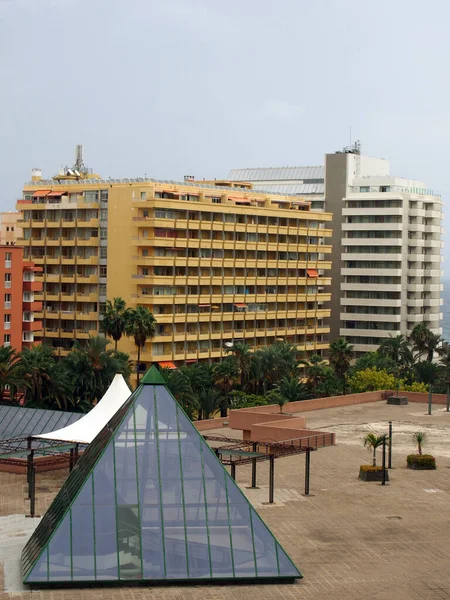 Puerto Cruz Tenerife Hiszpania Marca 2018 Szklane Piramidy Dachu Centrum — Zdjęcie stockowe
