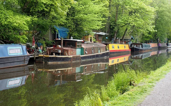 Barcos Canal Ancorado Frente Caminho Canal Rochdale Perto Ponte Hebden — Fotografia de Stock