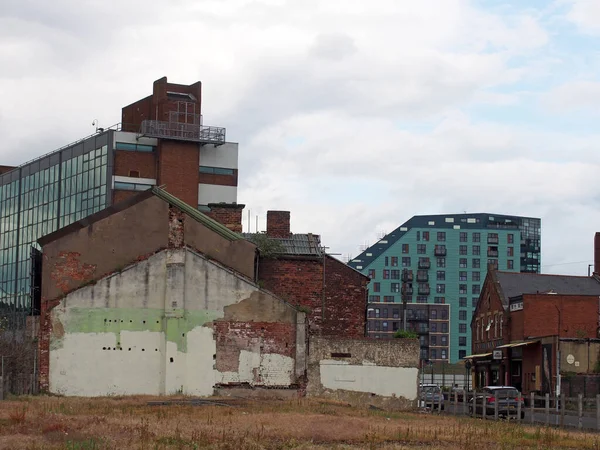 Leeds West Yorkshire Junio 2021 Terreno Campo Marrón Calle Sheaf — Foto de Stock