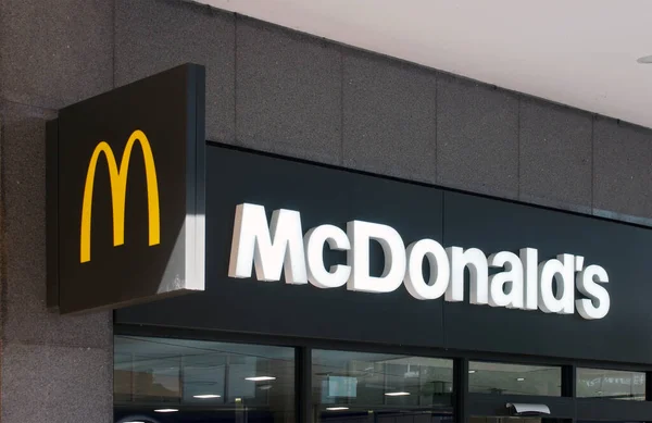 Leeds West Yorkshire United Kingdom July 2021 Sign Mcdonalds Burger — Stock Photo, Image