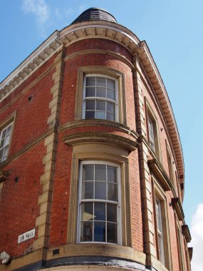 Rochdale şehir merkezindeki tipik bir 19. yüzyıl ticari binasına yakın.