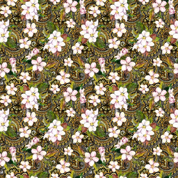 Άνθος - ροζ λουλούδια σε χρυσή ινδική διακοσμητικό φόντο. Λουλουδάτο μοτίβο επαναλαμβανόμενο. Ακουαρέλα — Φωτογραφία Αρχείου