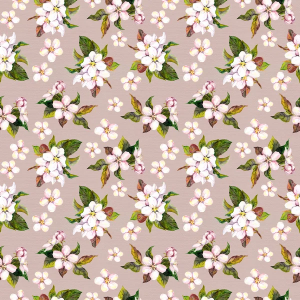 Plantilla floral sin costuras con acuarela flores de manzano dibujadas florecen en textura de papel marrón — Foto de Stock