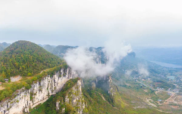 中国湖北省恩市建石业三峡风景名胜区的秋景 — 图库照片