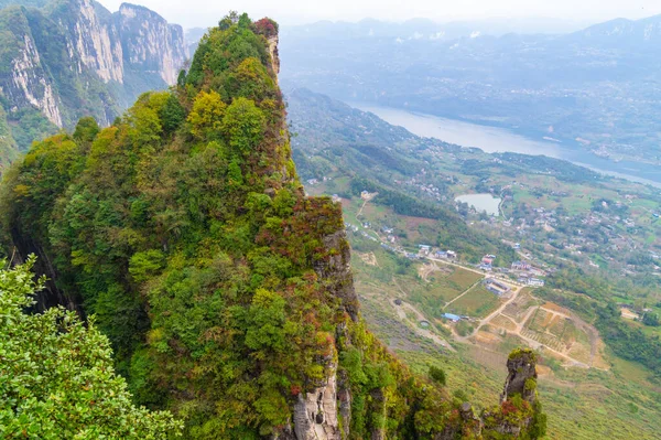 中国湖北省恩市建石业三峡风景名胜区的秋景 — 图库照片