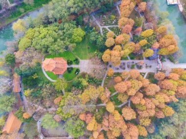 Hubei Wuhan Özgürlük Parkı Sonbaharın sonlarında hava manzarası