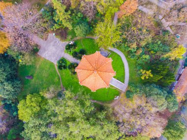 Hubei Wuhan Özgürlük Parkı Sonbaharın sonlarında hava manzarası