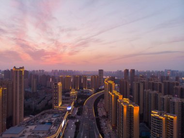 Hubei, Çin 'de Wuhan şehrinin gökyüzü manzarası