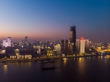 Hubei, Çin 'de Wuhan şehrinin gökyüzü manzarası