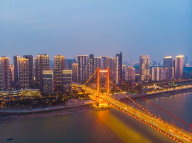 Hubei 'deki Wuhan şehrinin gökyüzü manzarası