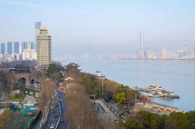 Hubei 'deki Wuhan şehrinin gökyüzü manzarası