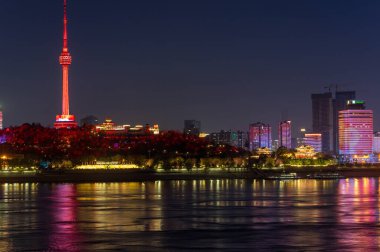 Hubei, Çin 'de Wuhan şehrinin gökyüzü manzarası