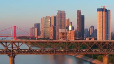 Wuhan şehir simgesi gökyüzü manzarası