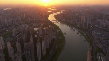 Wuhan şehir simgesi gökyüzü manzarası