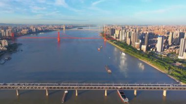 Wuhan şehir simgesi gökyüzü manzarası