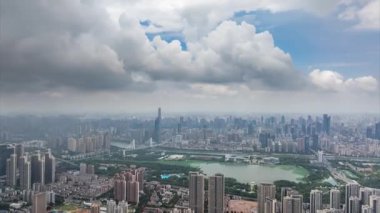 Wuhan şehir simgesi. Zamanda yolculuk manzarası.