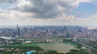 Wuhan şehir simgesi. Zamanda yolculuk manzarası.