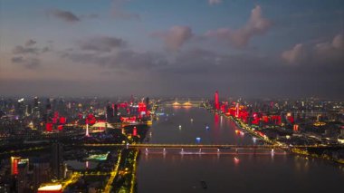 Wuhan şehir simgesi. Zamanda yolculuk manzarası.