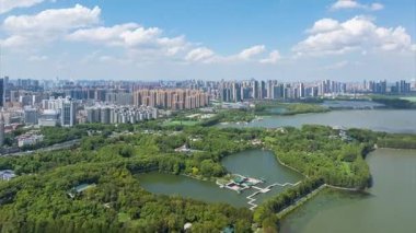 Wuhan şehir simgesi. Zamanda yolculuk manzarası.