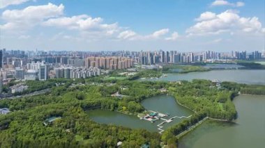 Wuhan şehir simgesi gökyüzü zaman çizgisi manzarası