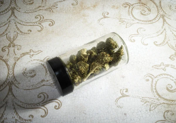 Marihuana y cogollos de cannabis — Foto de Stock