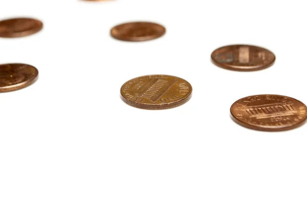 Geld, Münzen auf weißem Hintergrund — Stockfoto