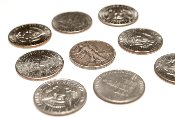 돈, 흰색 바탕에 동전 — 스톡 사진