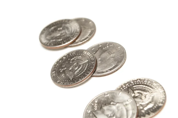 Dinero, Monedas sobre fondo blanco —  Fotos de Stock