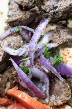 Humus ile Izgara Biftek Kapağı Kapalı