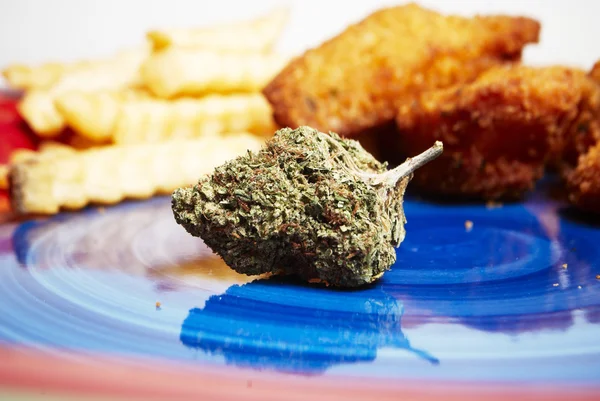 Munchies, marihuany i jedzenia fast foodów — Zdjęcie stockowe