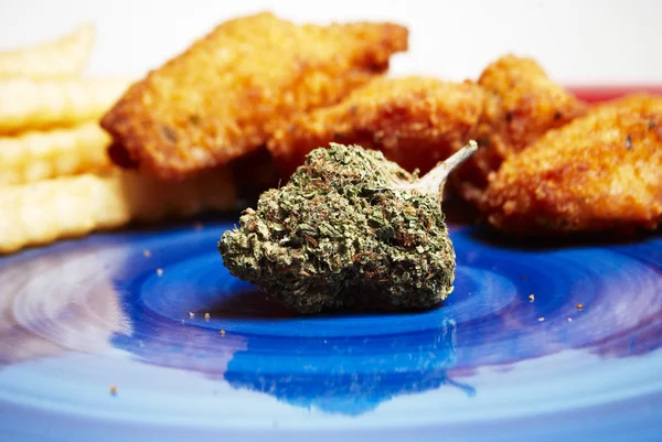 Munchies, марихуани і їли шкідливу їжу — стокове фото