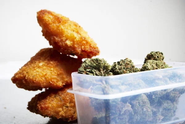 Munchies, Marijuana and Eating — Stock Photo, Image