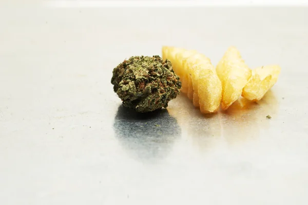 Munchies, marihuana y comida chatarra — Foto de Stock