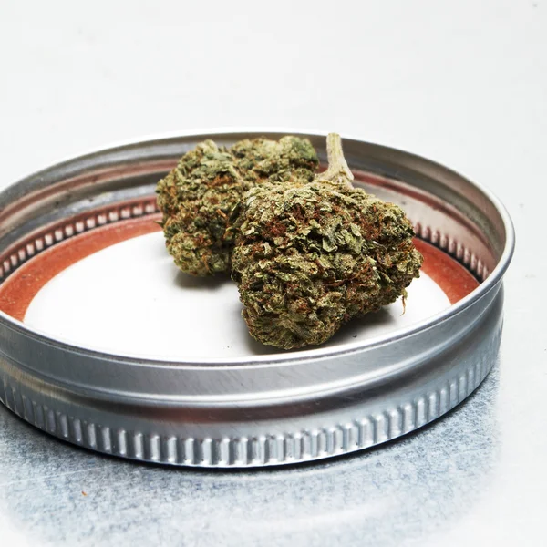 Wettelijke marihuana Bud Cannabis Pot of onkruid — Stockfoto