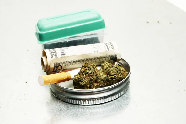 Wettelijke marihuana Bud Cannabis Pot of onkruid — Stockfoto