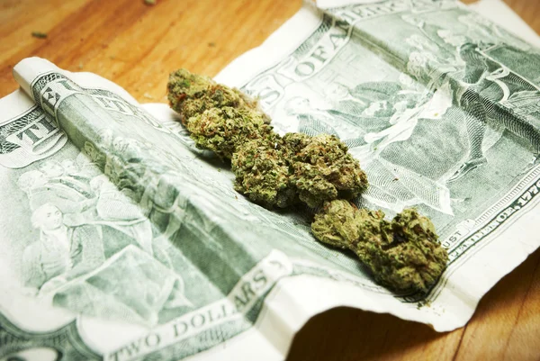 Marijuana and Money — Stock Photo, Image