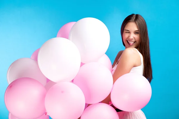 Retrato Menina Alegre Brincalhão Com Balões Rosa Fundo Azul Fotos De Bancos De Imagens Sem Royalties