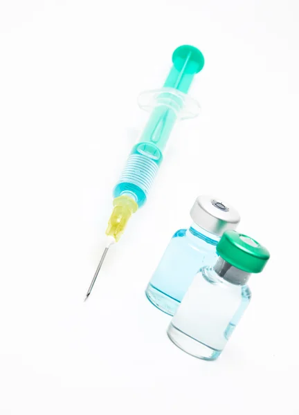 Medical syringe and phials. — Stock Photo, Image