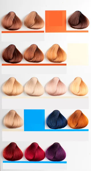 Palette échantillons de cheveux teints . — Photo