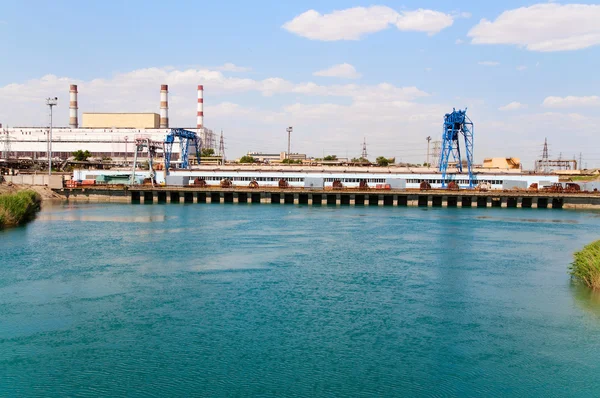 Réacteur à neutrons rapides. BN-350, construit par l'Union soviétique à Chevtchenko (aujourd'hui Aktau) sur la mer Caspienne. dessalement de l'eau de mer. Kazakhstan — Photo