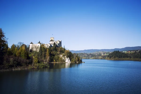 Zamek, zamek nad jeziorem, jezioro, Lehçe jezioro polski zamek, zamek w Nidzicy, Nidzica, Czorsztyn, jezioro w Czorsztynie,