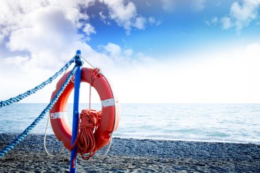 denize yakın direk bağlı lifebuoy 