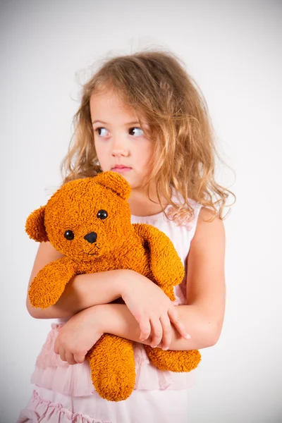 Triste bambina e timorosa — Foto Stock