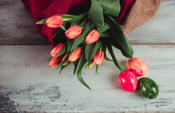 Tulips and  eggs — Stock Photo, Image