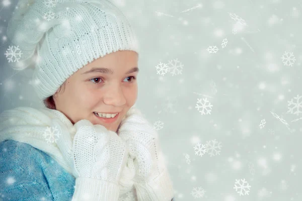 Gelukkig kind in de winter — Stockfoto